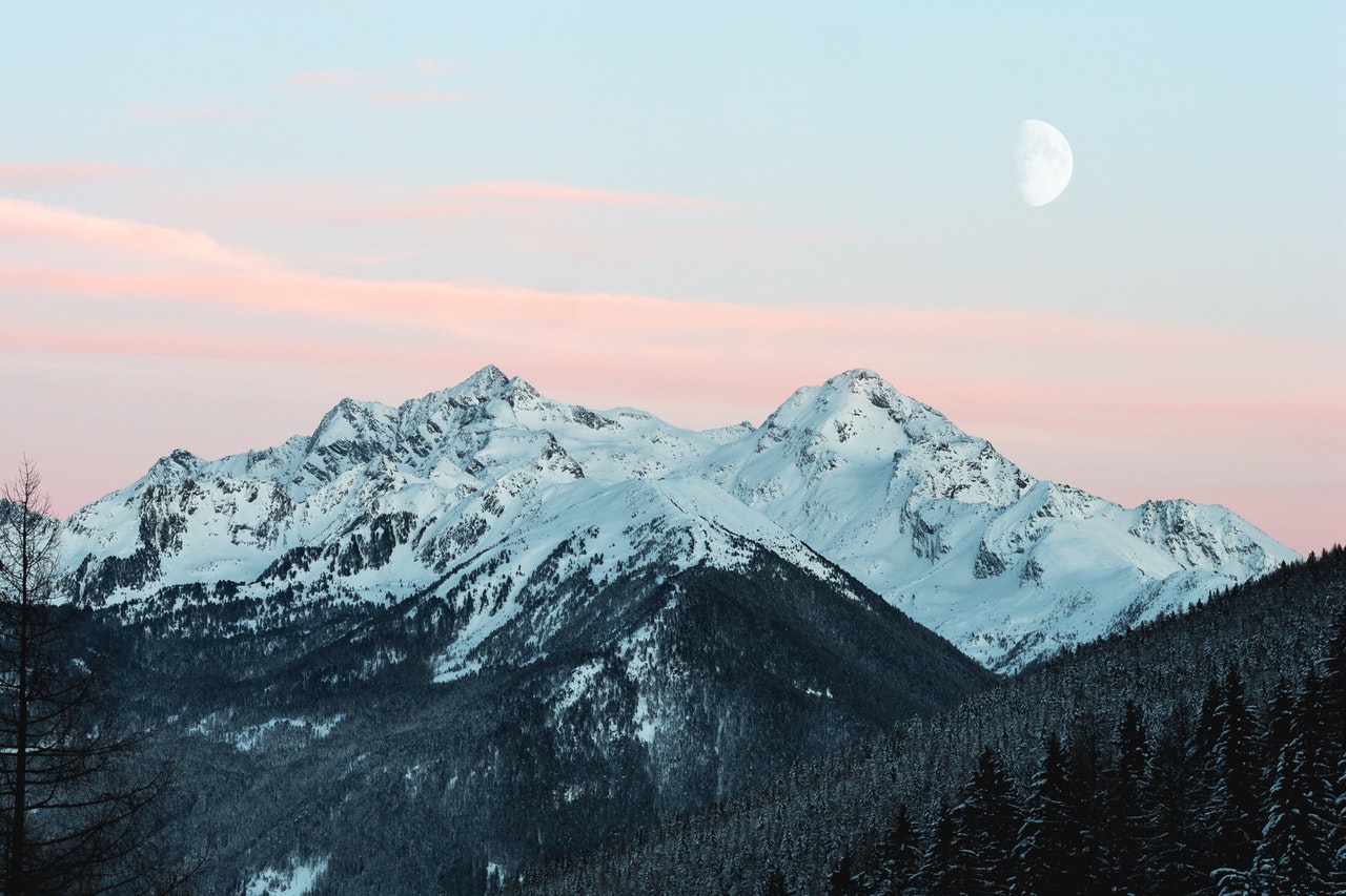 __Services Snowy Mountain 1287145